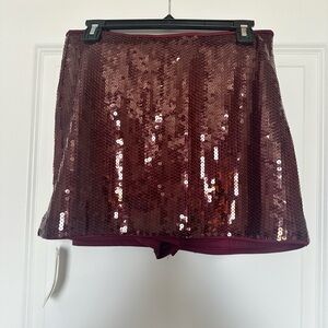 NWT medium Abercrombie & Fitch Scarlett Sequin Mini Skort in Burgundy